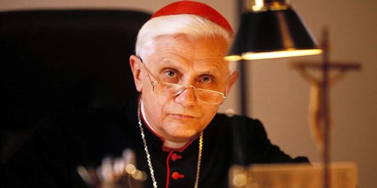 Le cardinal Ratzinger sur Dominus Iesus
