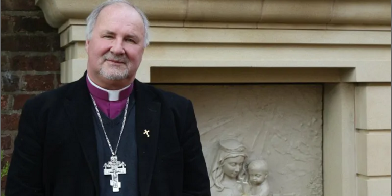 Un évêque anglican explique pourquoi il est devenu catholique